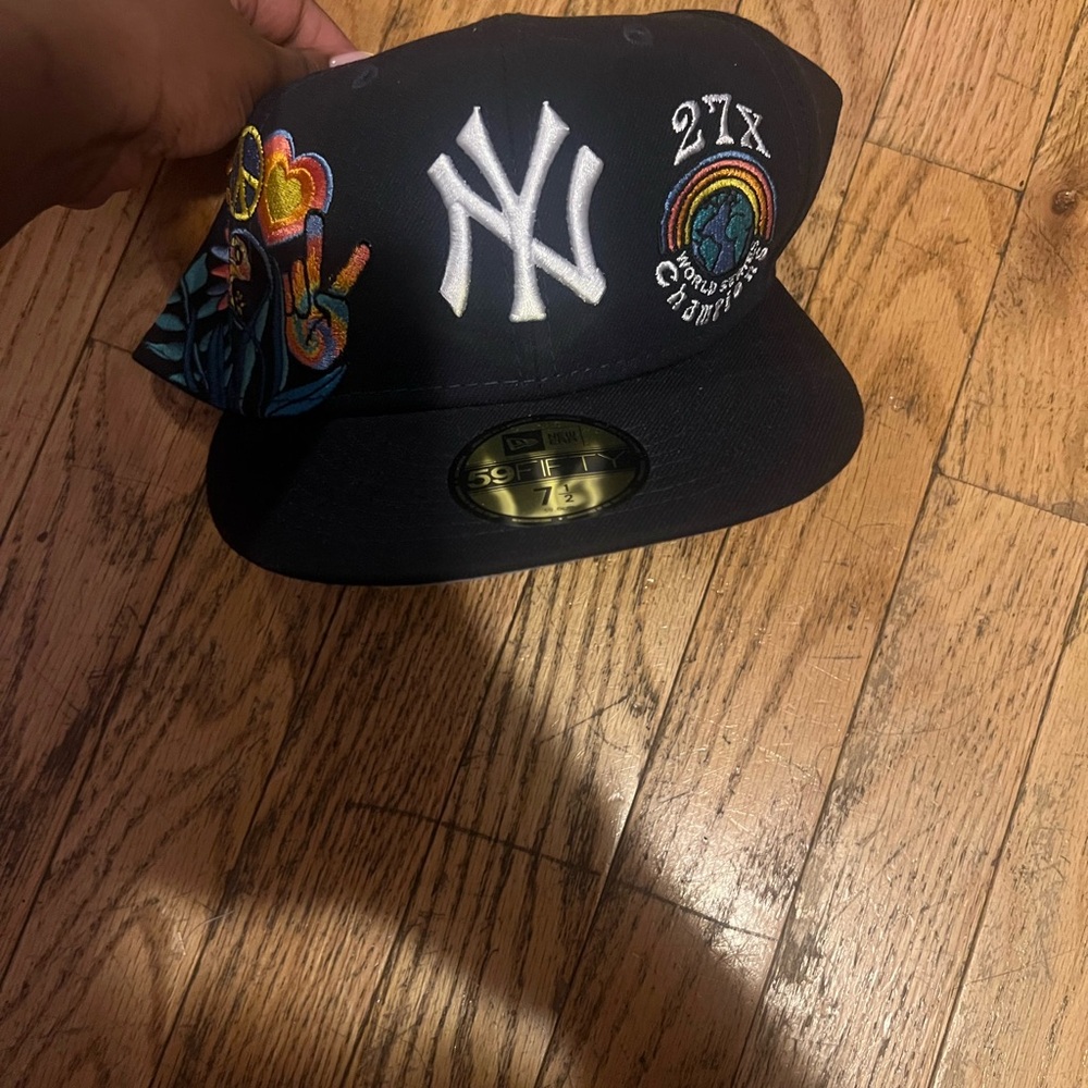 New York Yankees Black Embroidered Cap